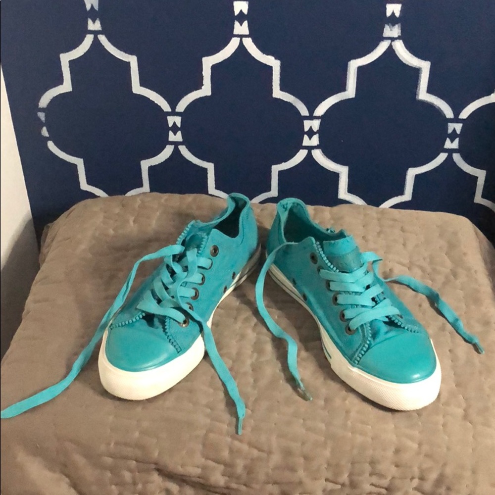 Levi’s low cut sneakers